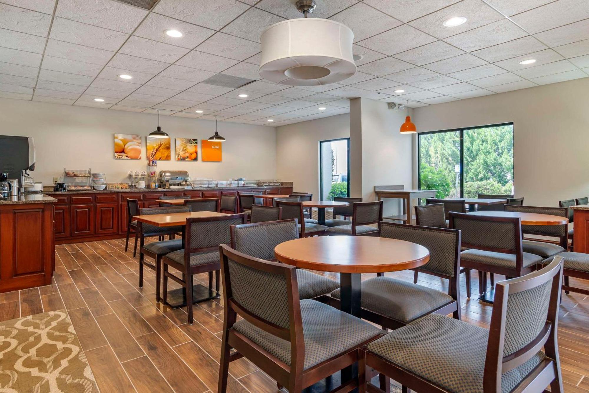 Comfort Inn & Suites Dahlonega University Area Kültér fotó